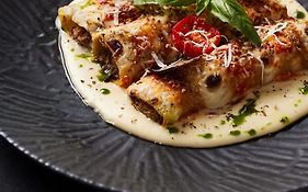 Sofitel Dubai The Palm Resort & Spa